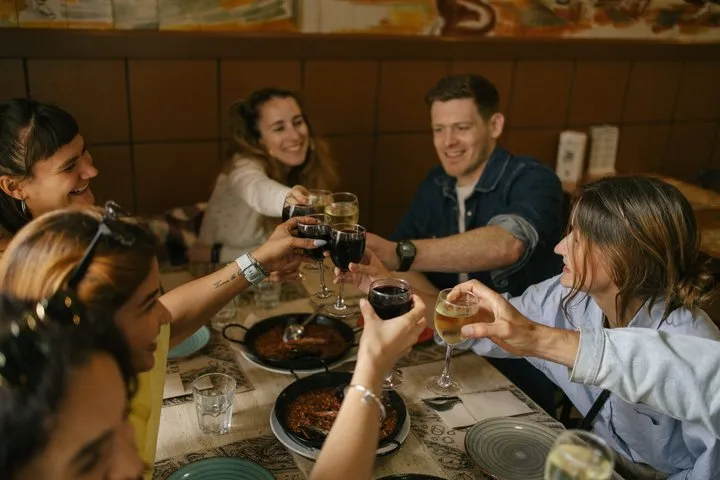 Barcelona: Guided Food Walking Tour with Tapas and Wine