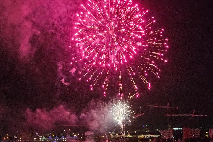 Miami July 4 Fireworks Cruise with Unlimited Prosecco