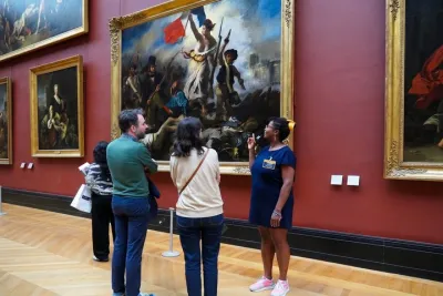 Paris: Louvre Museum Private Tour