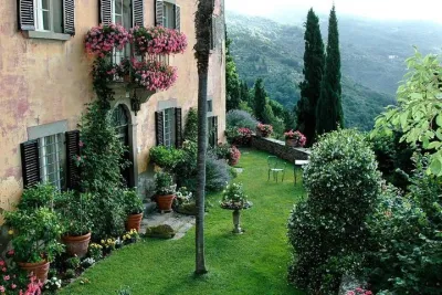 Under the Tuscan Sun: Exclusive Private Van Tour from Florence