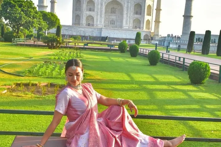 Taj Mahal Tour With Mathura & Virndavan