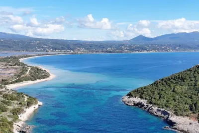 Battles of the Peloponnese and Navarino Bay and Winery Tour