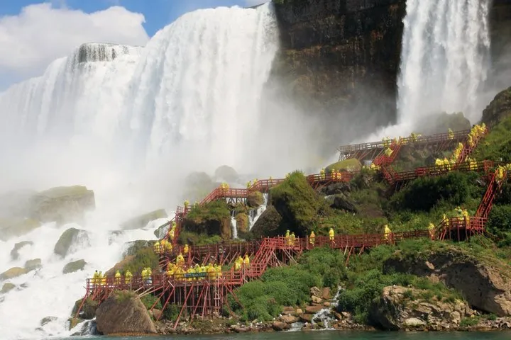 Cave of the Winds + Niagara Falls USA Highlights Tour