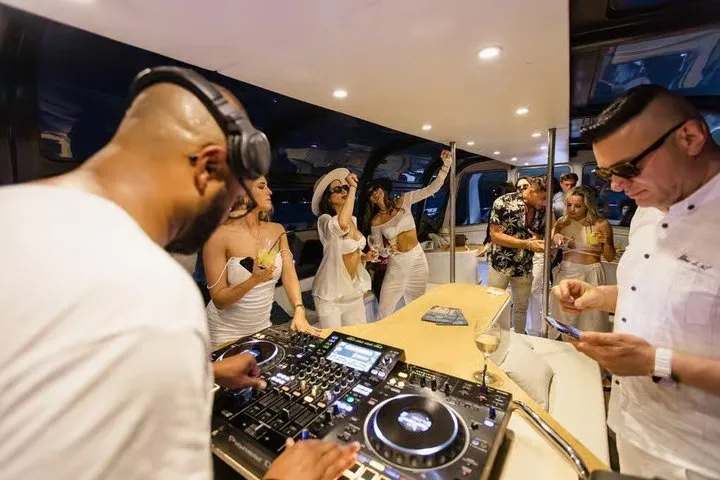 Lisbon Night Party Cruise with DJ, Pizza & Drinks