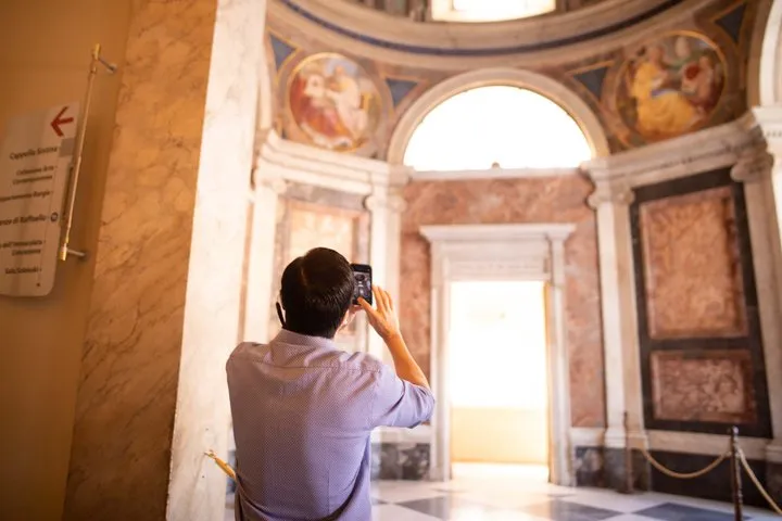 Private Early Morning Express Tour Sistine Chapel, Raphael Rooms