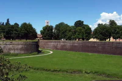 Private Express Tour Pisa and Lucca by Van from Florence