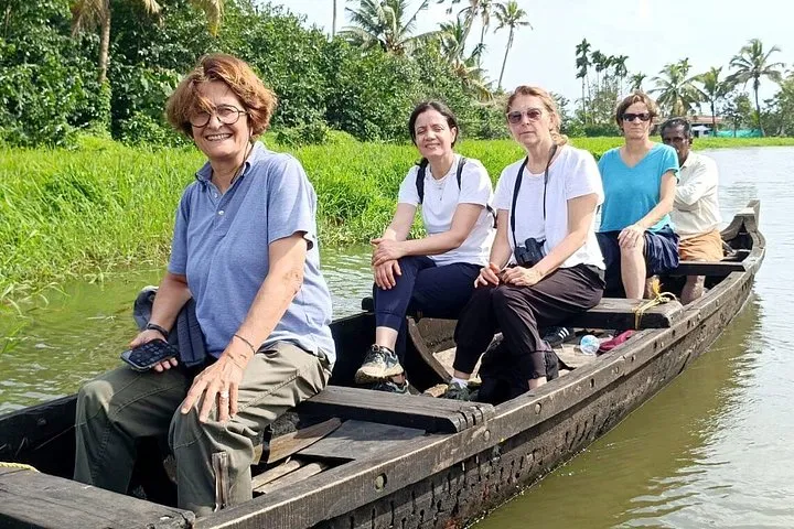 Kumarakom Birdwatching Canoe Tour with Naturalist