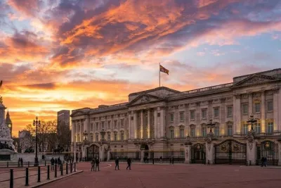 London in a Day Buckingham Palace, Royal Parks and Bus Tour