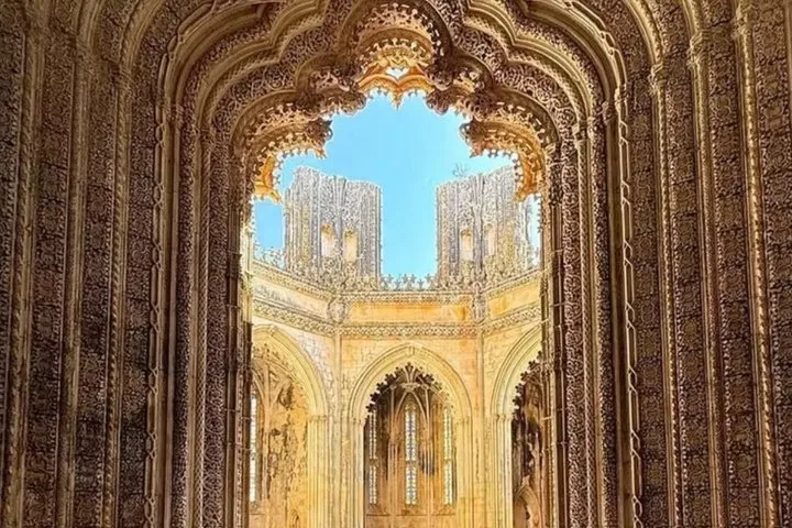 Tomar, Batalha, Alcobaça & Óbidos from Lisbon — Templar & UNESCO