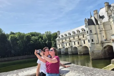 Loire Valley Castles Small-group Guided Day Trip from Paris