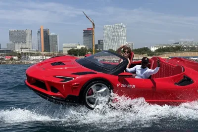 Experience Jetcar 200 hp for 60 min : Drinks and Bluetooth Music