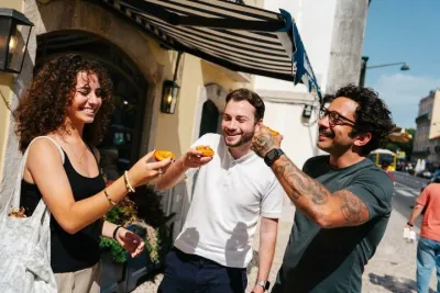 Lisbon Private 5-Hour Eco Tuk-Tuk Tour with Local Tastings