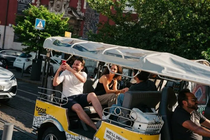 Private Eco Tuk Tuk Tour through the Heart of the City