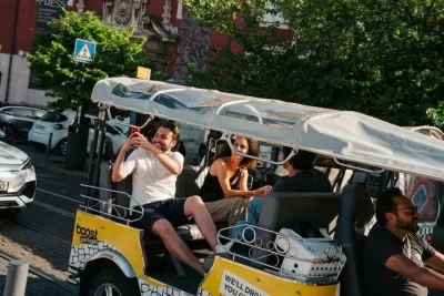 Private Eco Tuk Tuk Tour through the Heart of the City