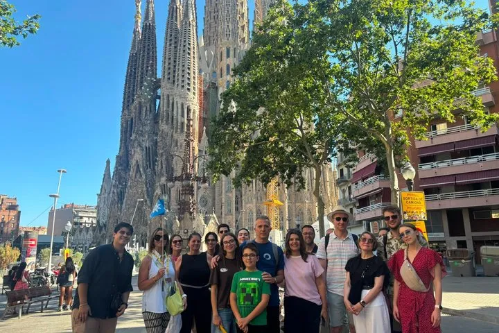 Skip The Line Sagrada Familia Small Group Tour