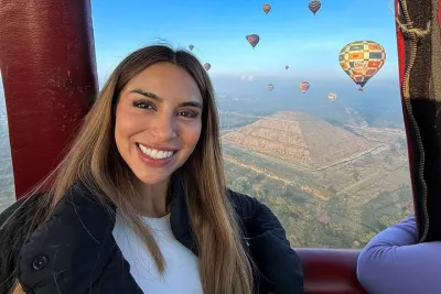 Balloon Flight + Natural Cave Breakfast + Pick up + Pyramids