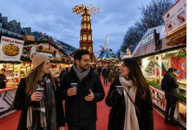 Paris Christmas Tour: Private & Custom with a Local Guide
