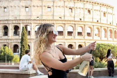 Rome Nightlife Party Tour in Monti District with Local Drinks