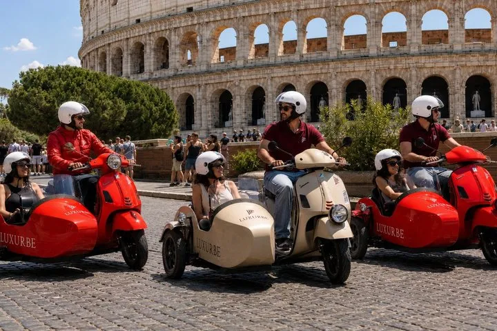 Vespa Sidecar Tour : Express Highlights of Rome