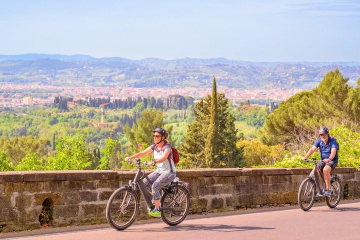 Florence: E-Bike Tour to a Tuscan Village with Olive Oil or Pool