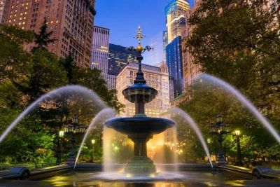 Historic City Hall Park and Newspaper Row Walking Tour