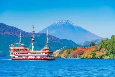 Hakone Autumn Adventure with Pirate Ship Ropeway and Cable Car