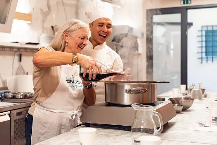 Florence Cooking Class: Lasagna, Tiramisu & Market or Pasta Class