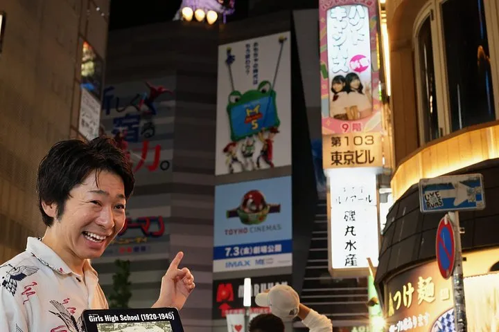 Kabukicho Red Light Comedy Walk with a Local Comedian
