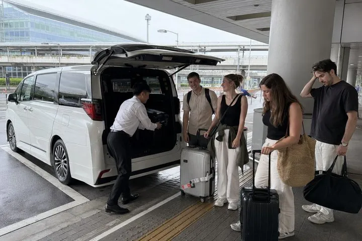 Private Arrival Transfer from Haneda Airport to Tokyo Hotel