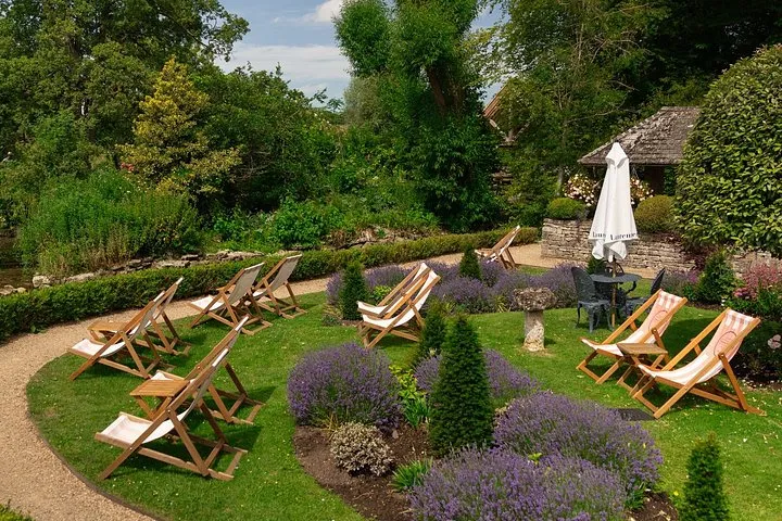 Cotswolds Private Day Tour with Chauffeur