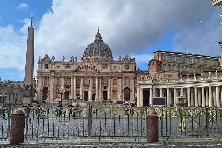 Papal Audience with Host