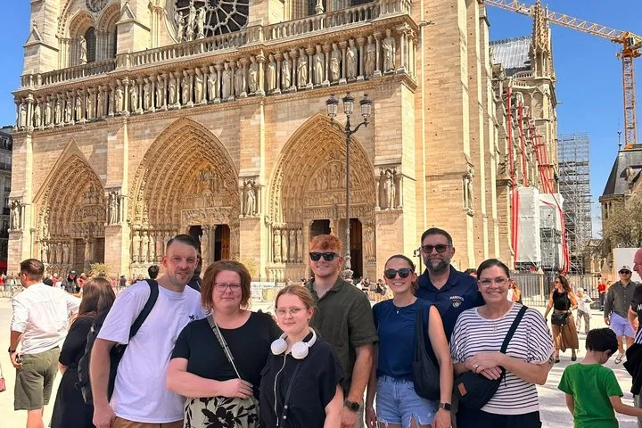 Small Group Outdoor Notre-Dame Cathedral Tour with Entrance