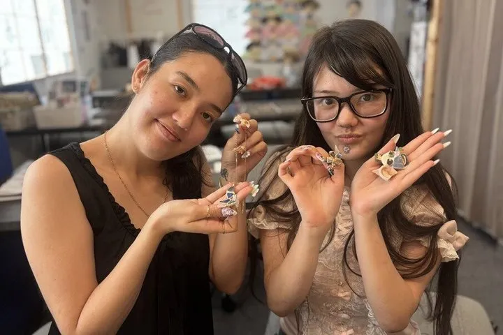 Kintsugi Jewelry Workshop with Sea-Worn Japanese Pottery