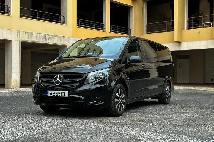 Lisbon Airport Transfer to Peniche Private and Flight Tracked