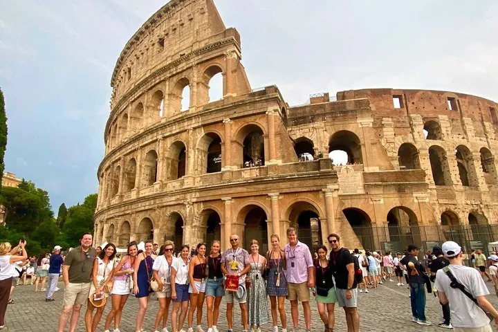 Colosseum, outside Forum & Trevi Fountain Group Tour