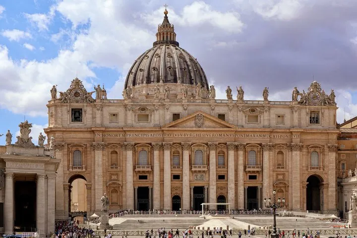 Vatican skip the line ticket with host