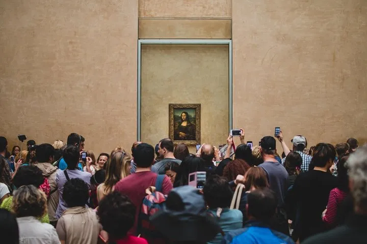 Paris Louvre Museum Guided Tour with Reserved Access Tickets