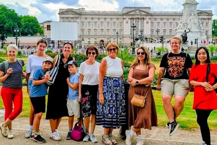 Royal History and Political Debate Walking Tour of London