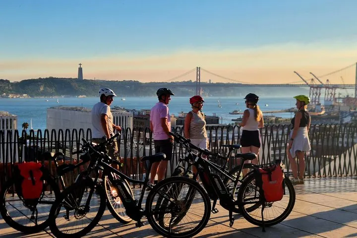 Lisbon 7 Hills Viewpoint Guided E-Bike Tour