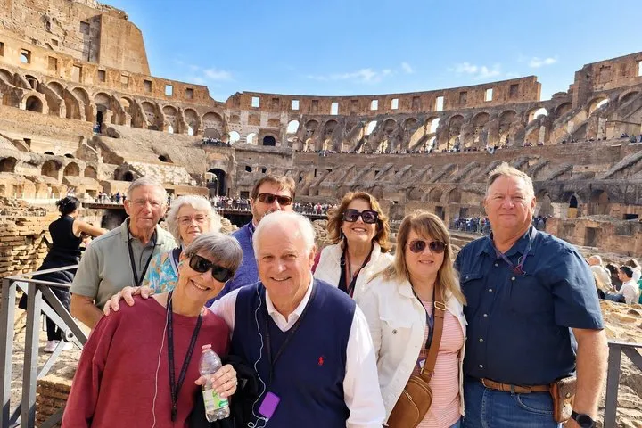 Small Group Tour of Colosseum, Forum, Palatine - all inclusive
