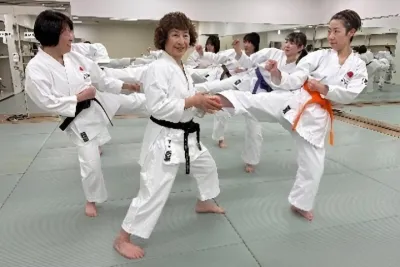 Female Karate Experience with 7th Black Belt in Tokyo