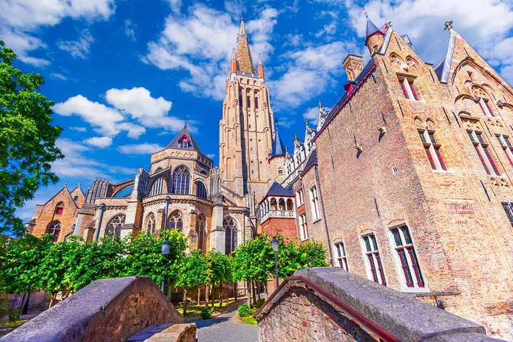 Amsterdam: Bruges day trip with Boat & Beer Options