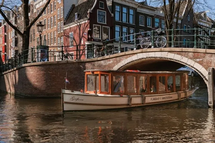 Amsterdam 2hour small group canal cruise with snacks & opt drinks