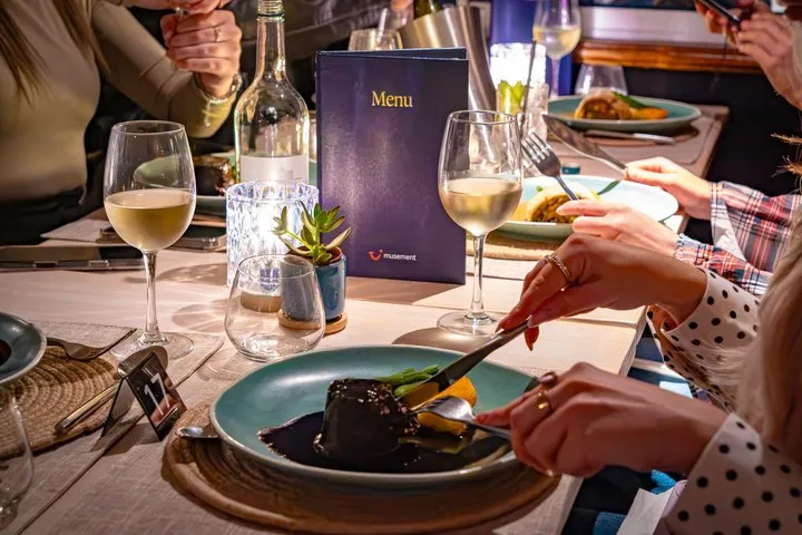 London River Thames Dinner Cruise with Live Music
