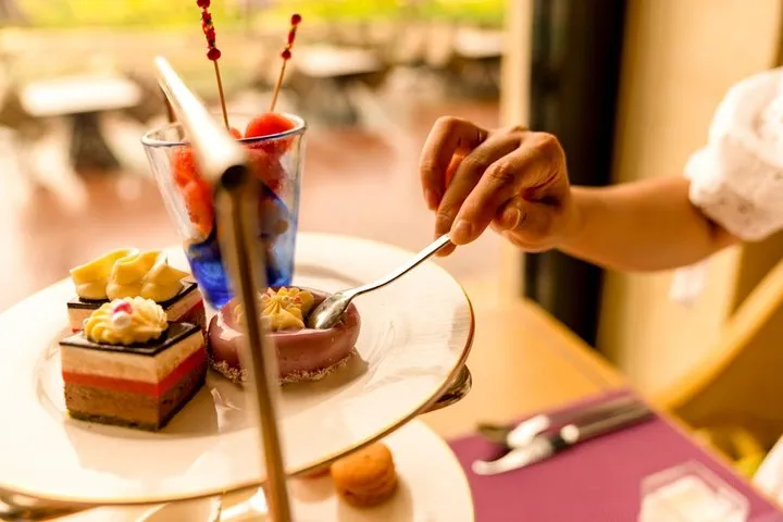 Private Kensington Palace Tour with Guard Change & Afternoon Tea