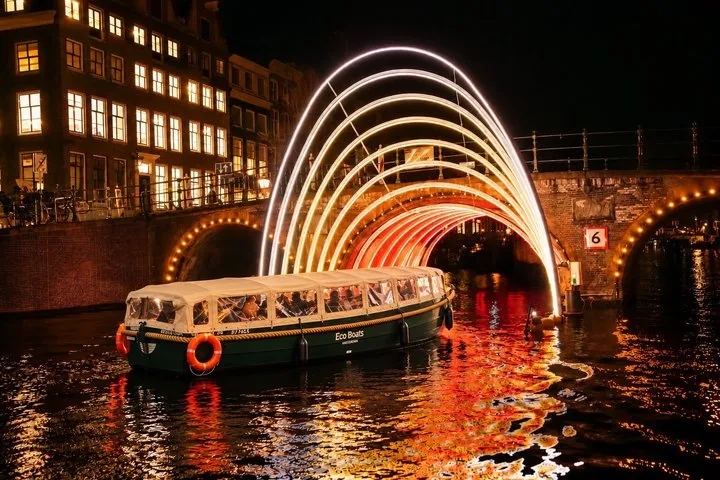 Amsterdam Light Festival Cruise with German Guide