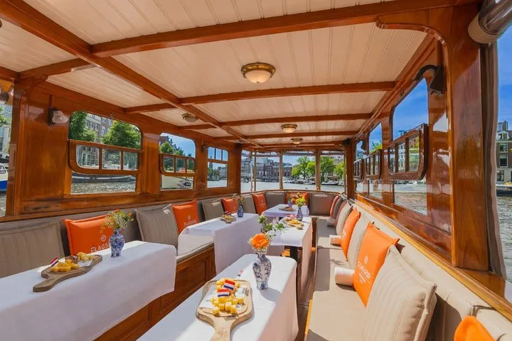 Amsterdam Classic Saloon Boat Cruise with Drinks and Cheese