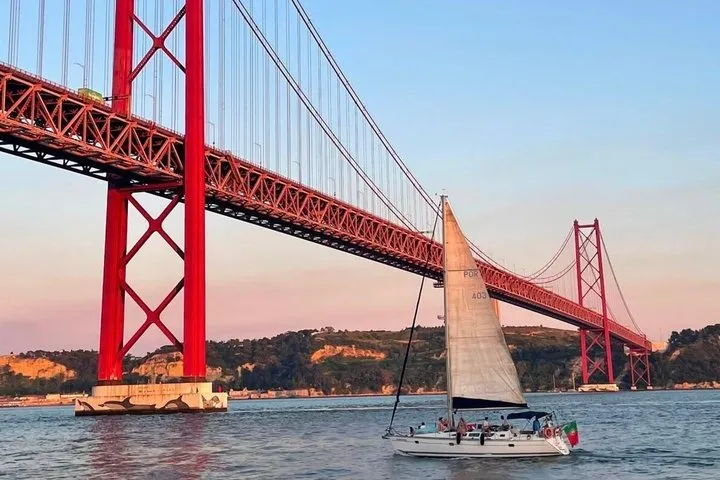 Lisbon Sunset or Daytime Boat Cruise Tour With Drinks Included