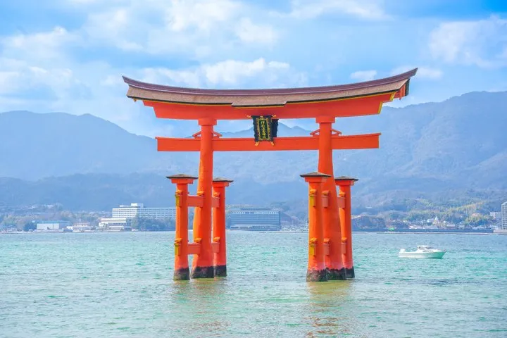 Hiroshima and Miyajima Day Trip from Tokyo by Shinkansen
